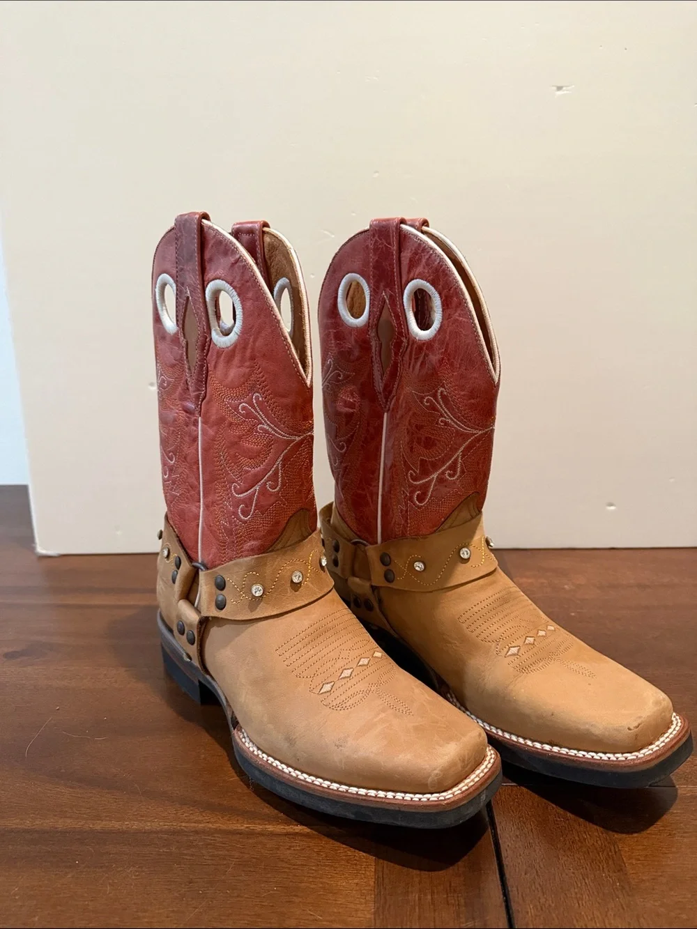 Raptor women’s Pull-On Cowboy Western Boots